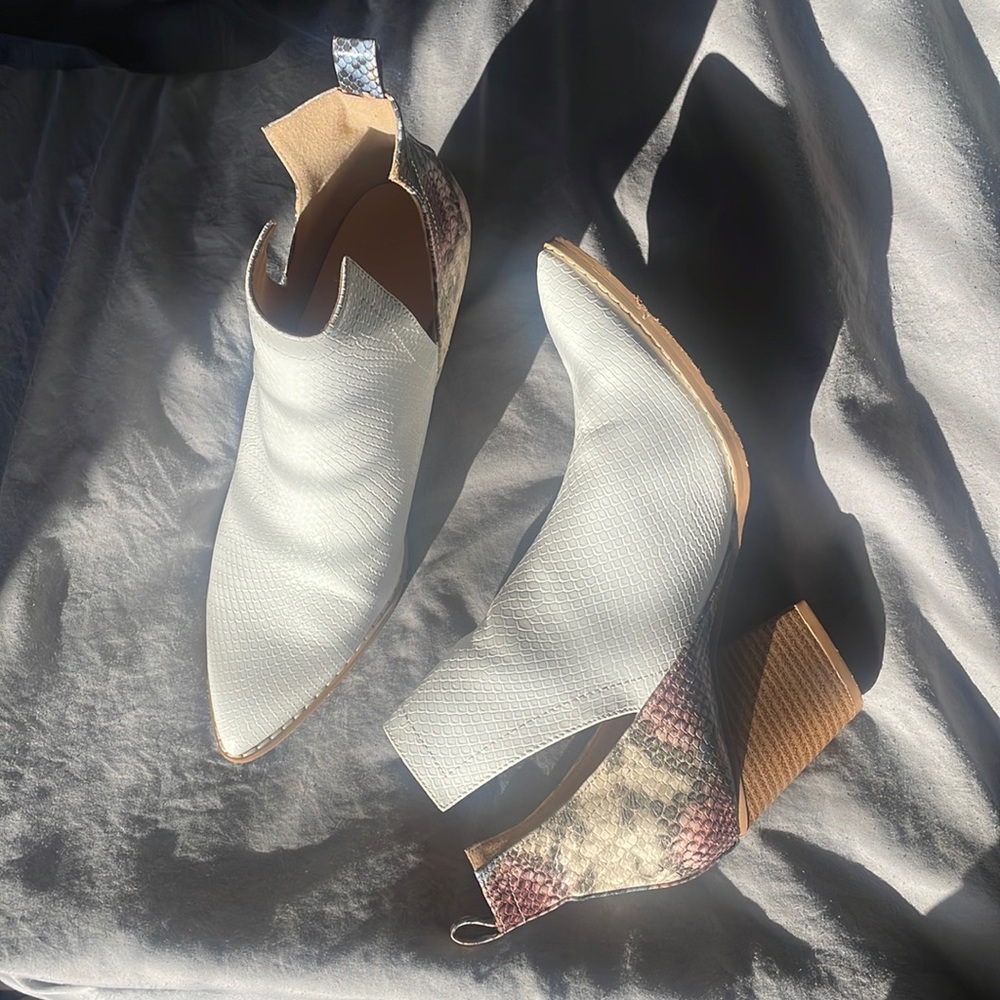 White snake cowboy boots